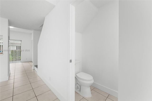 40 Simonton Cir 40, Weston, FL 33326