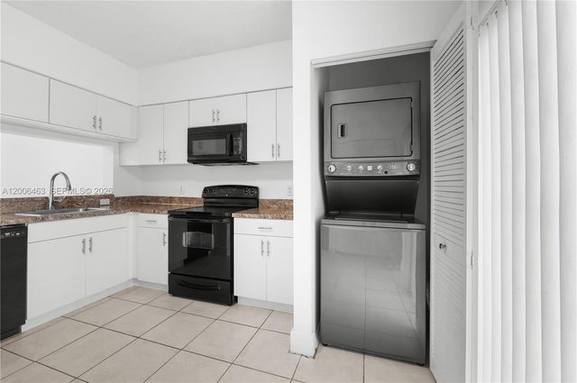 40 Simonton Cir 40, Weston, FL 33326