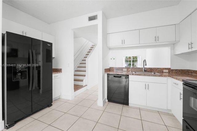 40 Simonton Cir 40, Weston, FL 33326