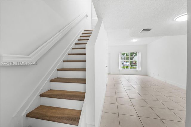 40 Simonton Cir 40, Weston, FL 33326