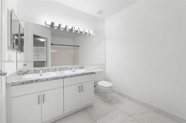 40 Simonton Cir 40, Weston, FL 33326