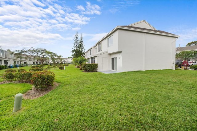 40 Simonton Cir 40, Weston, FL 33326