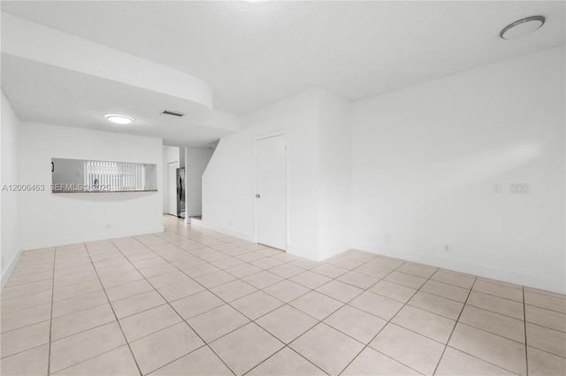 40 Simonton Cir 40, Weston, FL 33326