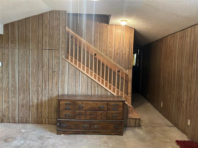 9905 Alameda Drive, Norman, OK 73026