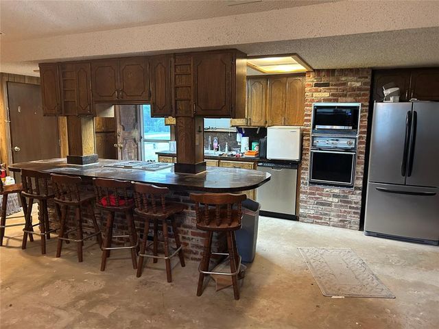 9905 Alameda Drive, Norman, OK 73026