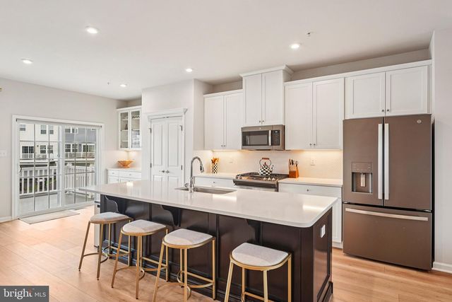226 CENTER DR, Dublin, PA 18917