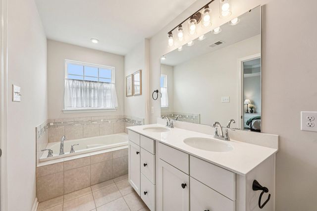226 CENTER DR, Dublin, PA 18917