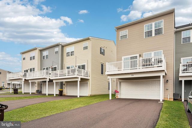 226 CENTER DR, Dublin, PA 18917