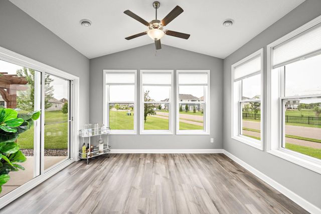 8388 Yearling Drive, Woodbury, MN 55129