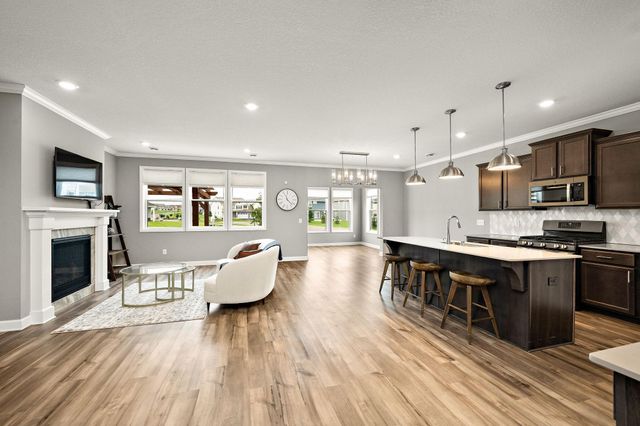 8388 Yearling Drive, Woodbury, MN 55129