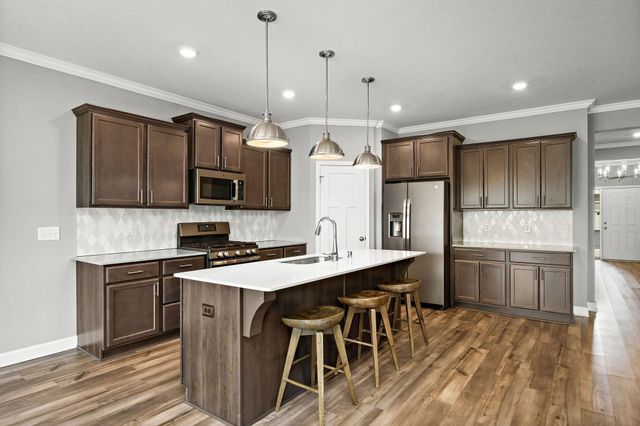 8388 Yearling Drive, Woodbury, MN 55129