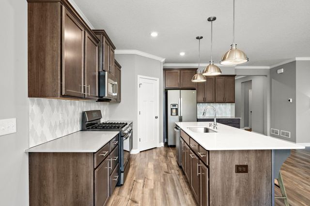 8388 Yearling Drive, Woodbury, MN 55129