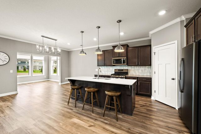 8388 Yearling Drive, Woodbury, MN 55129