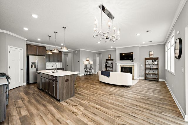8388 Yearling Drive, Woodbury, MN 55129