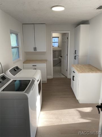 208 S Adams Street, Beverly Hills, FL 34465