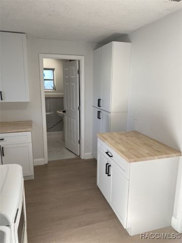 208 S Adams Street, Beverly Hills, FL 34465