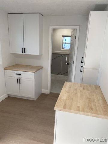 208 S Adams Street, Beverly Hills, FL 34465