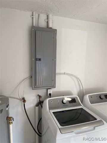 208 S Adams Street, Beverly Hills, FL 34465