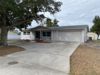 208 S Adams Street, Beverly Hills, FL 34465