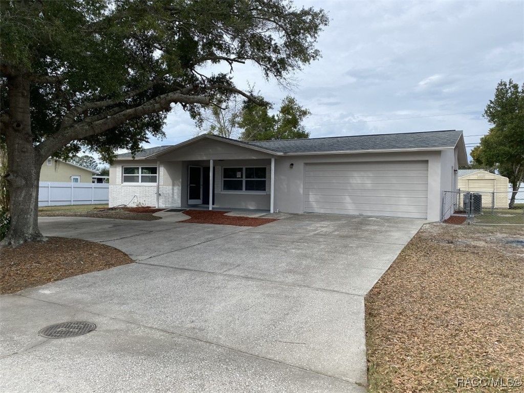 208 S Adams Street, Beverly Hills, FL 34465