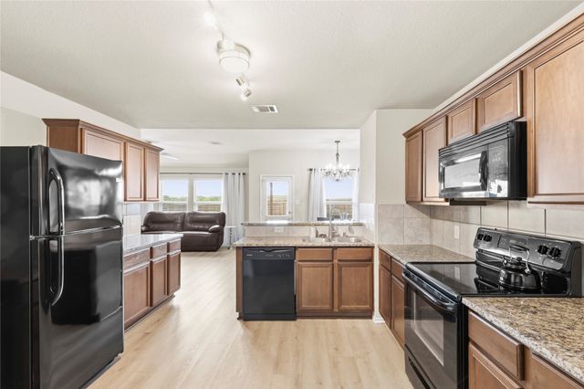1909 Arbordale Way, Princeton, TX 75407