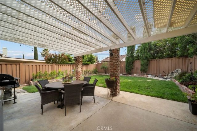28347 Connie Court, Canyon Country, CA 91387