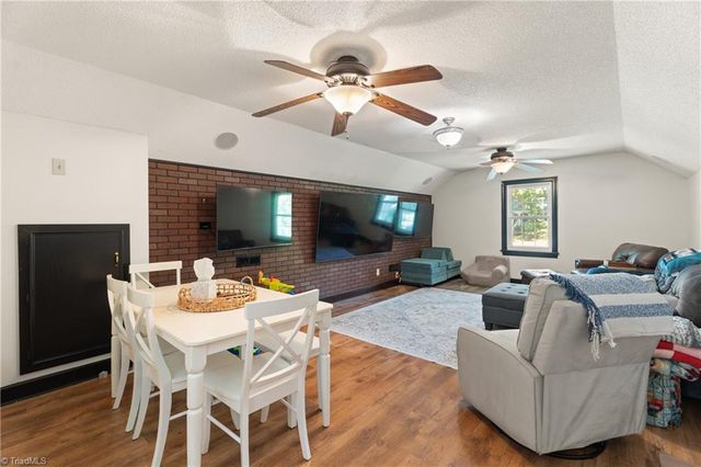 616 Doe Run Drive, Kernersville, NC 27284