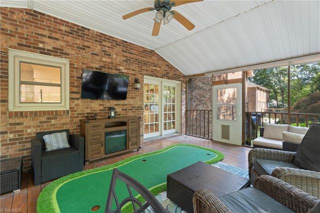 616 Doe Run Drive, Kernersville, NC 27284