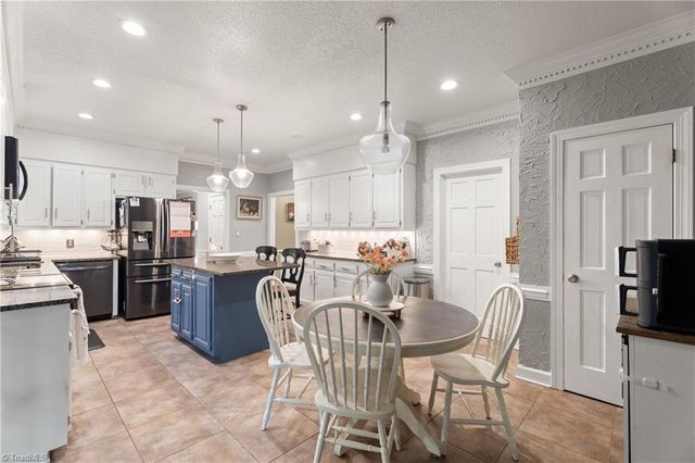 616 Doe Run Drive, Kernersville, NC 27284