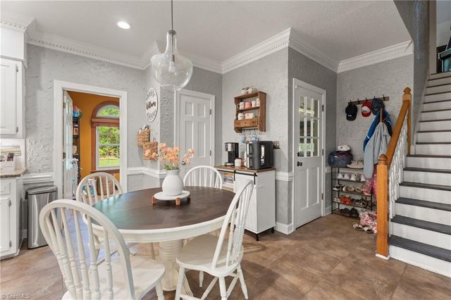 616 Doe Run Drive, Kernersville, NC 27284