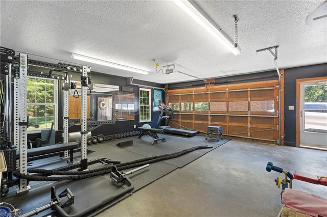 616 Doe Run Drive, Kernersville, NC 27284
