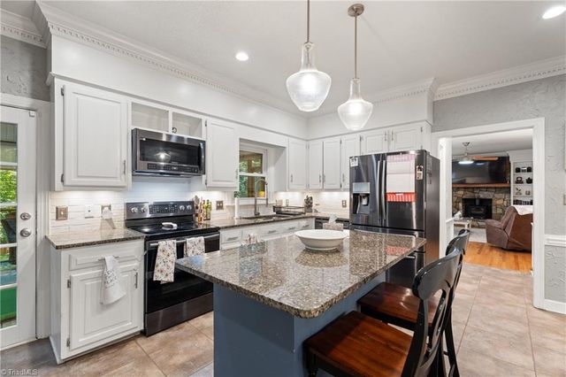 616 Doe Run Drive, Kernersville, NC 27284