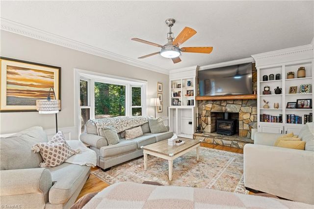 616 Doe Run Drive, Kernersville, NC 27284