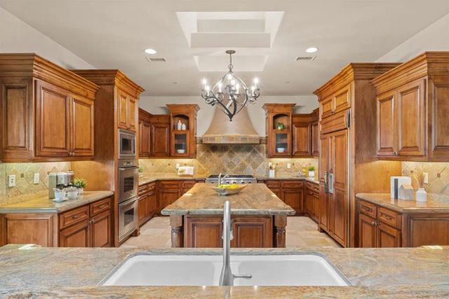 2428 Catalina Avenue, Vista, CA 92084