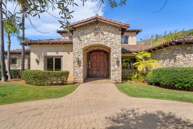 2428 Catalina Avenue, Vista, CA 92084