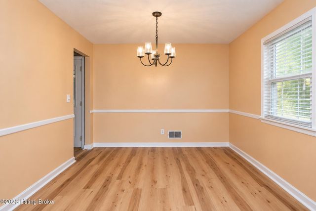 7209 Lawnside Dr, Louisville, KY 40214