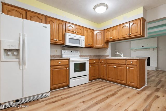 7209 Lawnside Dr, Louisville, KY 40214