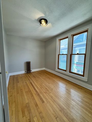 520 Holly Avenue, Saint Paul, MN 55102