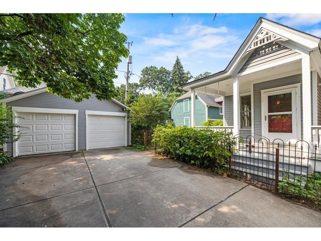 520 Holly Avenue, Saint Paul, MN 55102