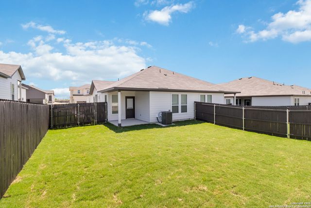 402 Nespral Dr, San Antonio, TX 78253