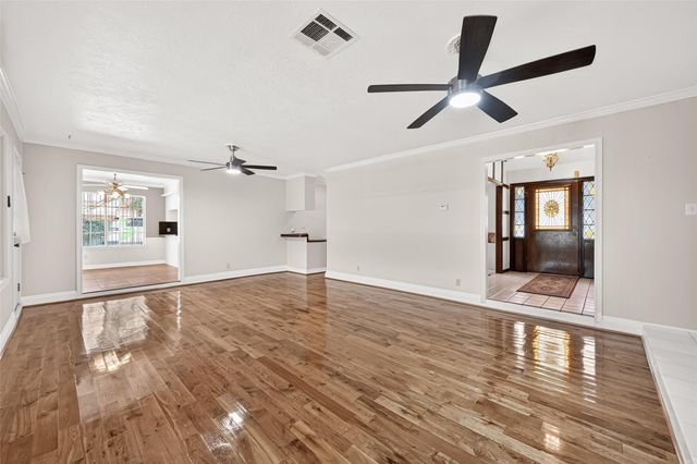 607 E Cypresswood Drive, Spring, TX 77373