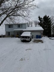 7731 Pleasant Manor Drive, Waterford Charter Township, MI 48327