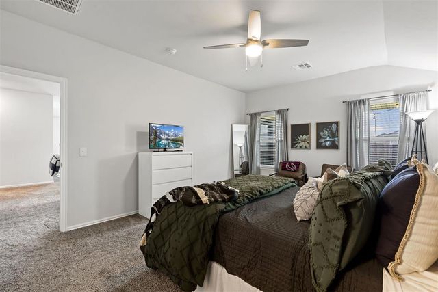 1029 S Appaloosa Lane, Mustang, OK 73064