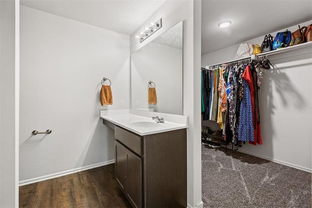 1029 S Appaloosa Lane, Mustang, OK 73064