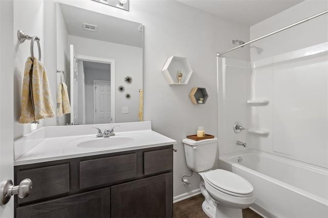 1029 S Appaloosa Lane, Mustang, OK 73064