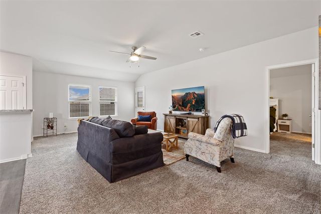 1029 S Appaloosa Lane, Mustang, OK 73064