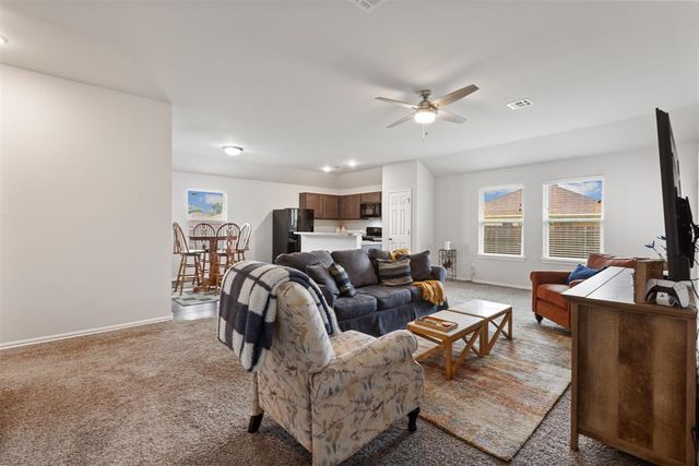 1029 S Appaloosa Lane, Mustang, OK 73064