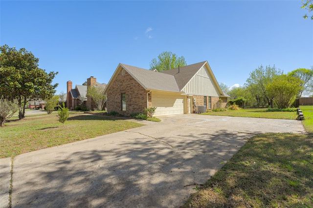 4712 Crystal Lake Road, Norman, OK 73072