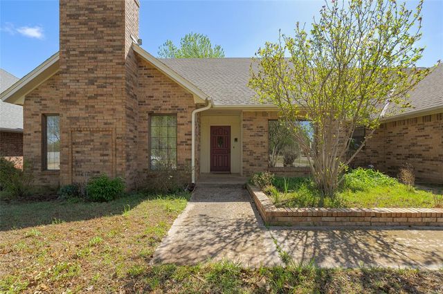 4712 Crystal Lake Road, Norman, OK 73072