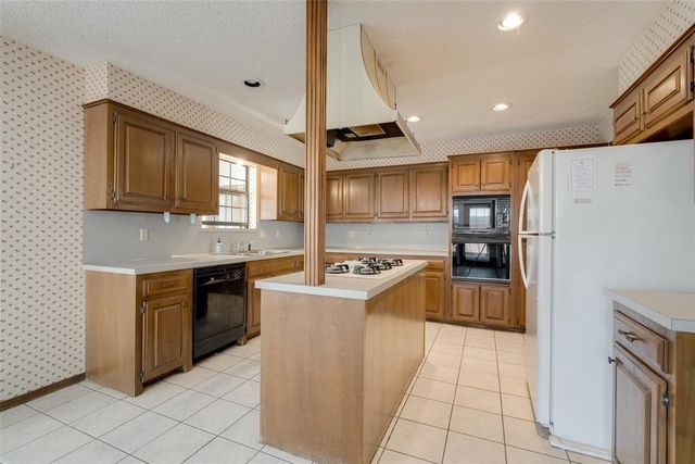 4712 Crystal Lake Road, Norman, OK 73072